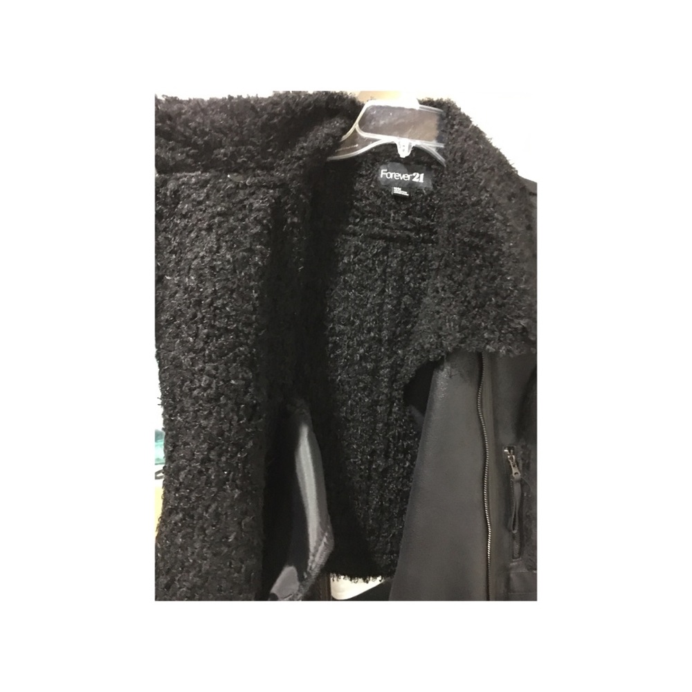 Vest - Picture 3 of 4